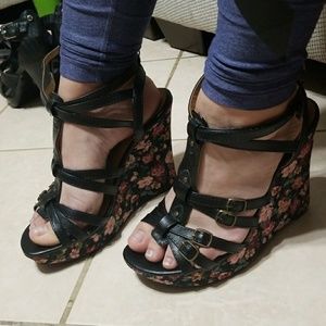 Floral wedges